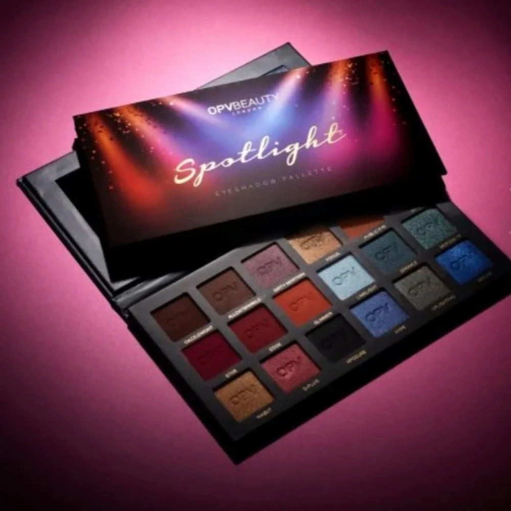 Spotlight Eyeshadow Palette - Vibrant Multi-Color